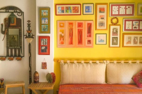 Beautiful apartment (very high ceiling) next to the beach with 2 separate bedrooms